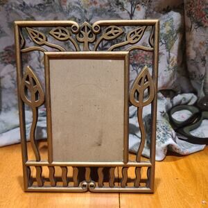 Metal Flower Photo Frame, Fits 4.5” Tall / 4” Wide Vtg